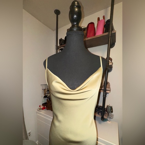 Satin dress - Picture 5 of 16